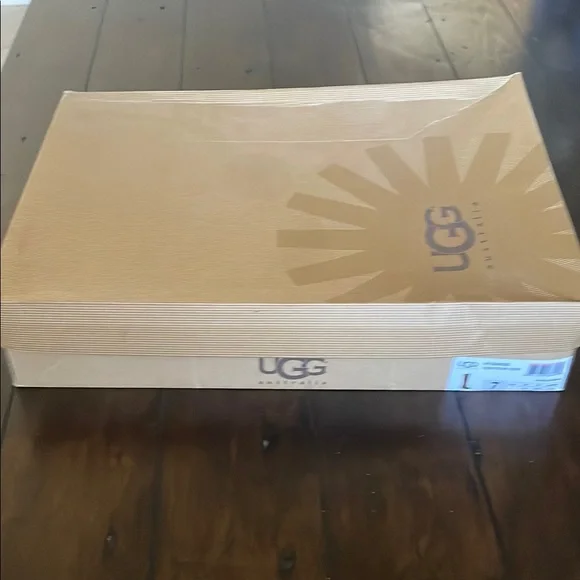 UGG Darcie Brown Leather Knee-High Riding Boots. Size 7. - Picture 6 of 6